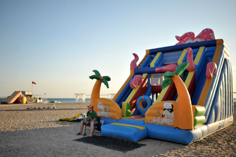 Отдых с ребенком на пляже в Крыму, Прибрежное
